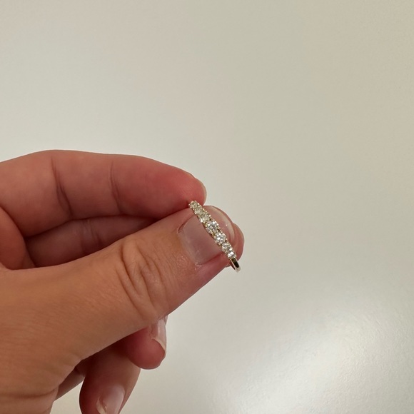 14k Yellow Gold Graduated Diamond Ring - size 7 - Picture 6 of 6